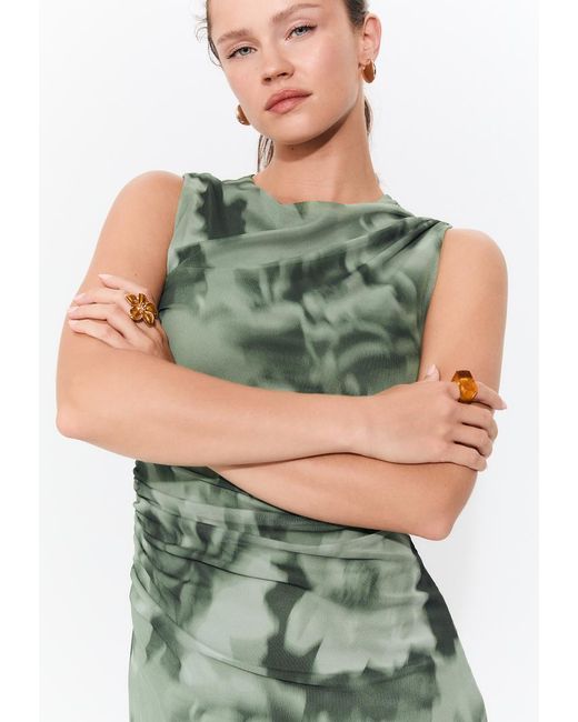 Vestito Midi di Stradivarius in Green