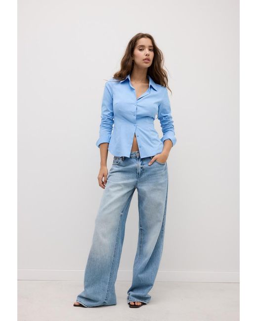 Camicia Basic Fitted di Stradivarius in Blue