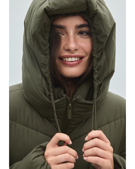 Piumino Basic di Stradivarius in Green