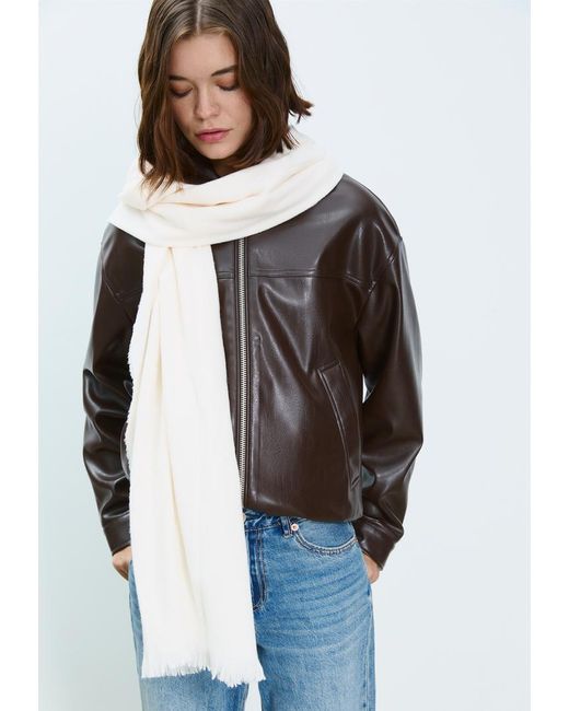Sciarpa Basic di Stradivarius in White