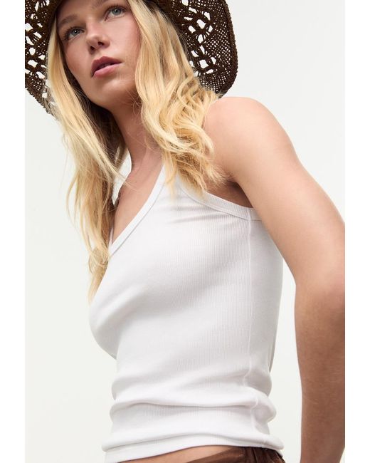 Top Basic Con Spalline di Stradivarius in White