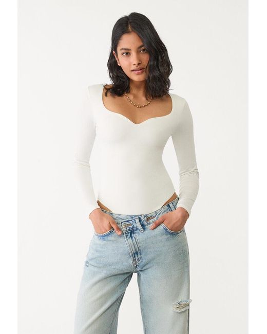 Body Con Scollo A Cuore di Stradivarius in White