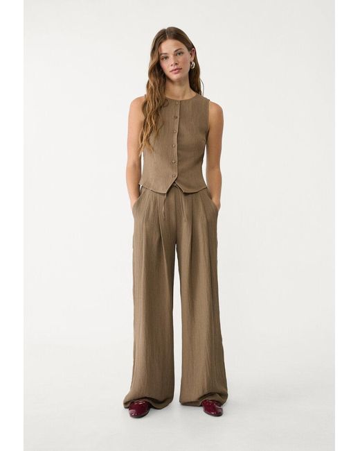 Top Bottoni Texture di Stradivarius in Brown