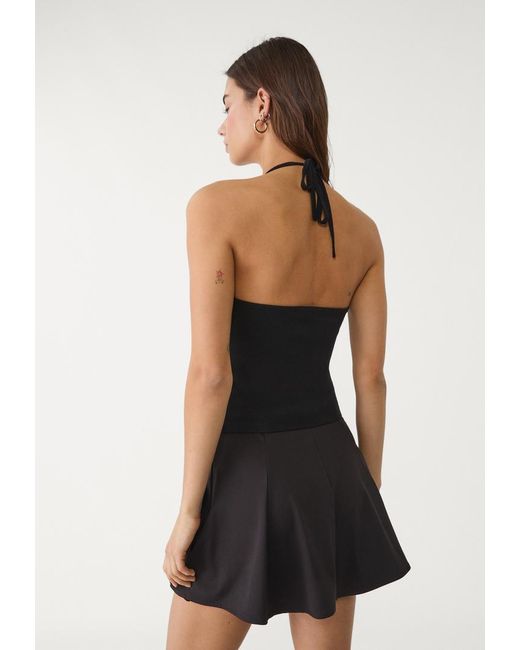 Top Halter Con Allacciatura di Stradivarius in Black