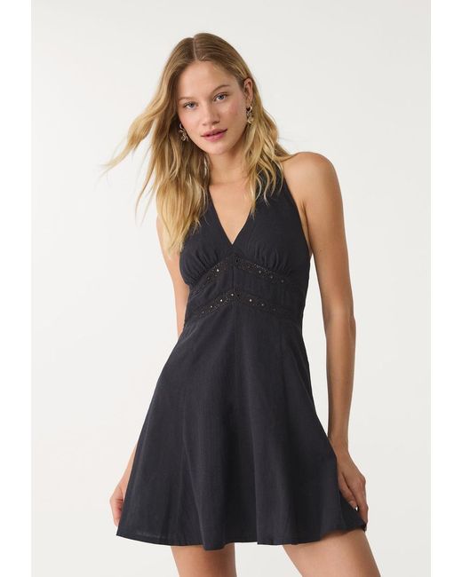 Abito Corto Halter Con Lino di Stradivarius in Black