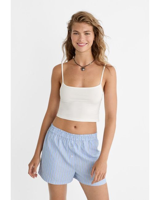Shorts di Stradivarius in Blue
