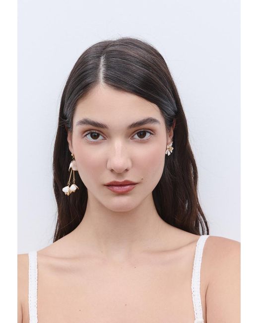 Set Di 2 Orecchini A Fiori di Stradivarius in White