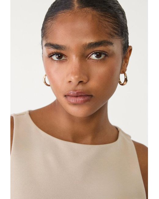 Top Interlock Scollo A Barchetta di Stradivarius in White