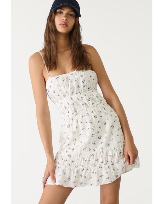 Abito A Bretelle Con Stampa di Stradivarius in White
