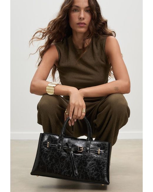 Borsa Tote Dettaglio Cintura di Stradivarius in Black
