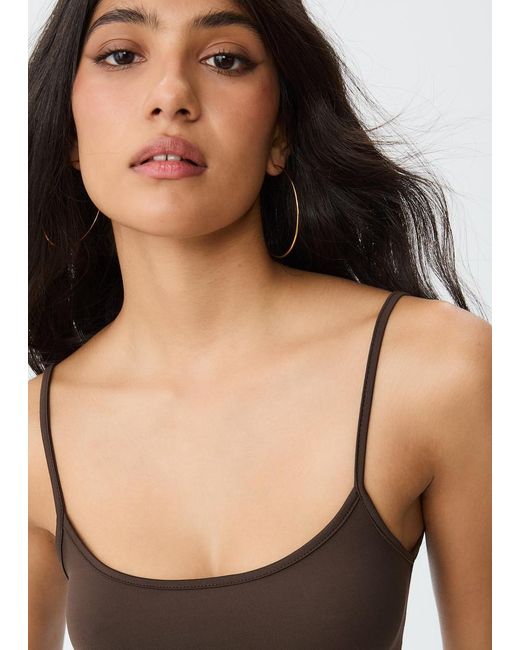 Top Con Spalline di Stradivarius in Black