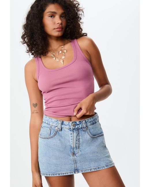 Top Basic Con Spalline di Stradivarius in Red