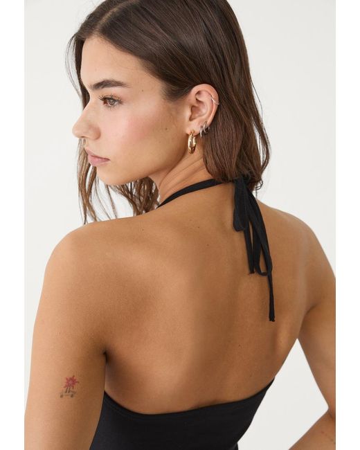 Top Halter Con Allacciatura di Stradivarius in Black