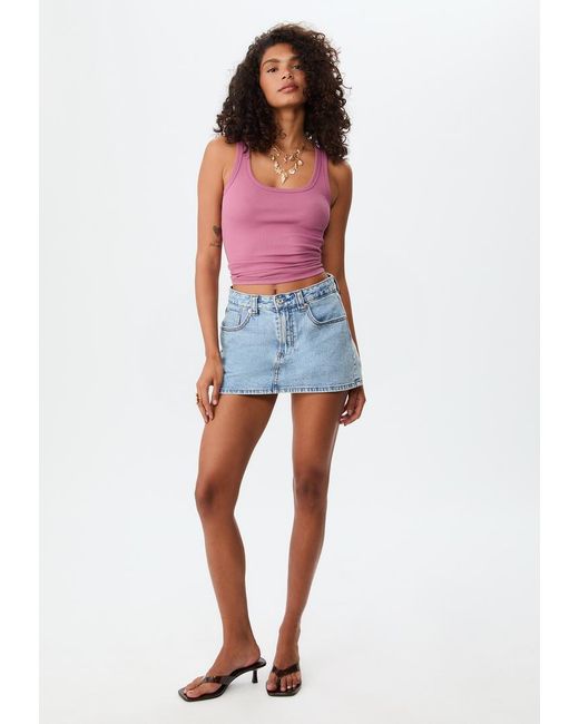 Top Basic Con Spalline di Stradivarius in Red