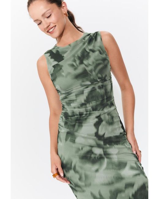 Vestito Midi di Stradivarius in Green