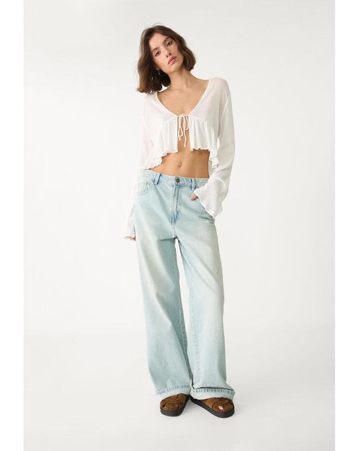 Camicia Con Laccetti E Volant di Stradivarius in White