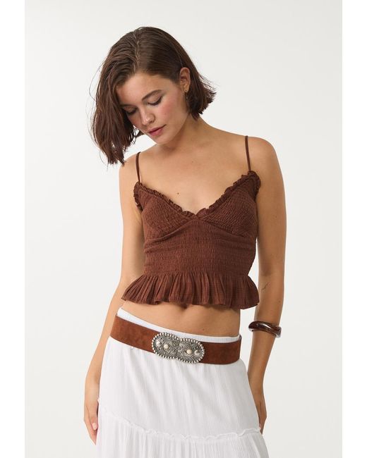 Top Aderente Con Volant di Stradivarius in White