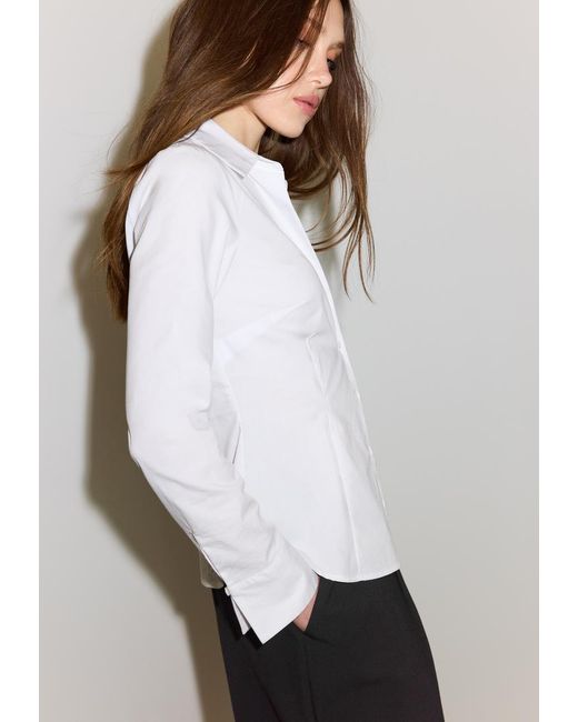 Camicia Basic Fitted di Stradivarius in White