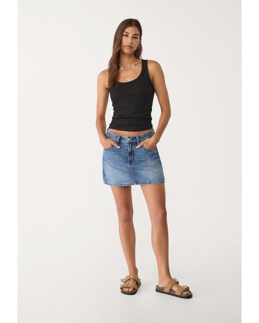 Top Basic Con Spalline di Stradivarius in Blue