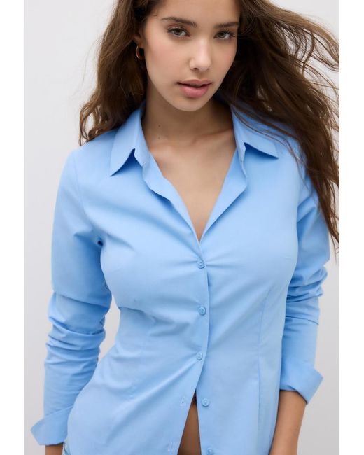 Camicia Basic Fitted di Stradivarius in Blue