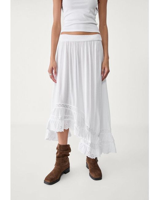 Gonna Midi Volant Asimmetrica di Stradivarius in White