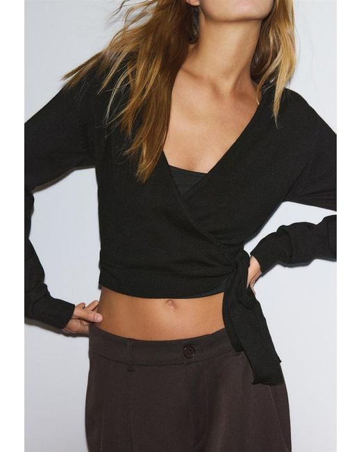 Cardigan Incrociato di Stradivarius in Black