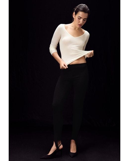 Pullover Basic di Stradivarius in Black