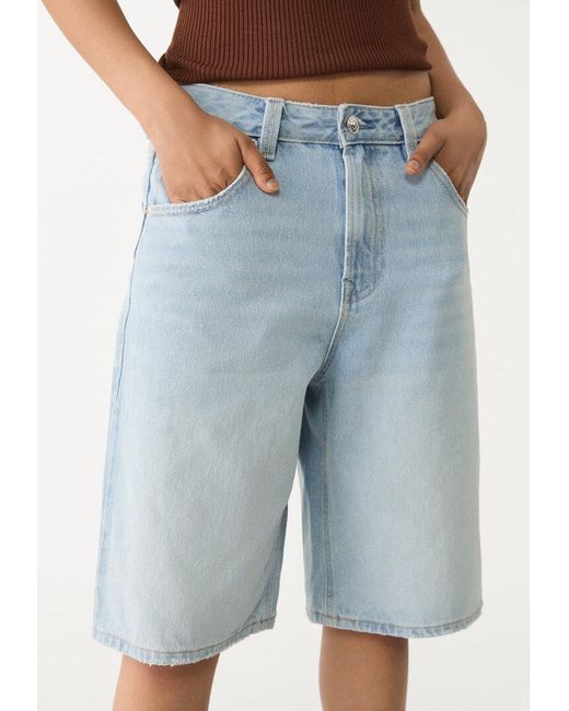 D95 Jort Bermuda Denim di Stradivarius in Blue