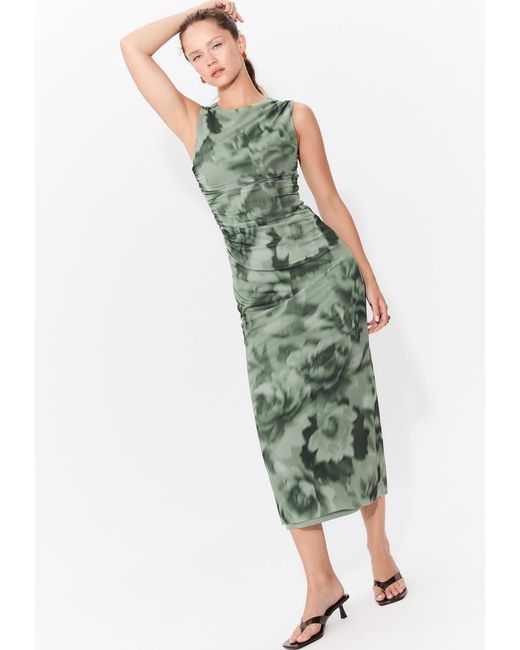 Vestito Midi di Stradivarius in Green