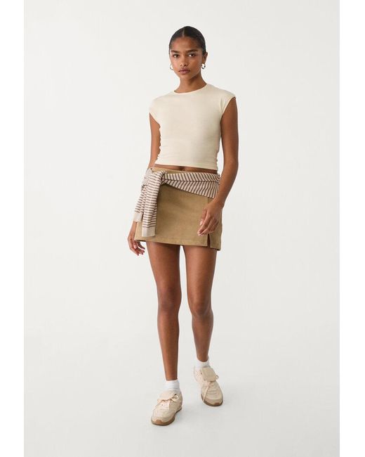 Maglietta Basic Aderente Cropped di Stradivarius in Natural