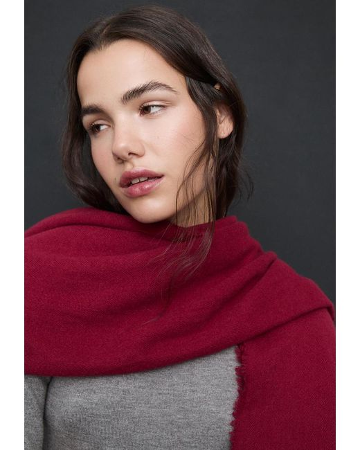 Sciarpa Basic di Stradivarius in Red