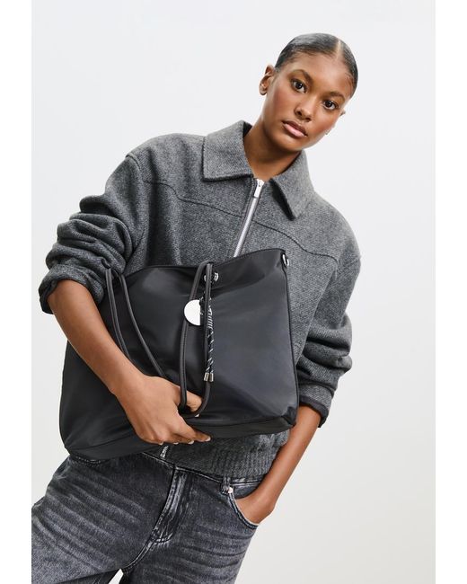Borsa Shopper Con Charm di Stradivarius in Black