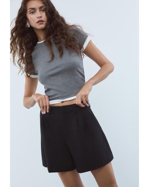 Shorts Eleganti Pinces di Stradivarius in White