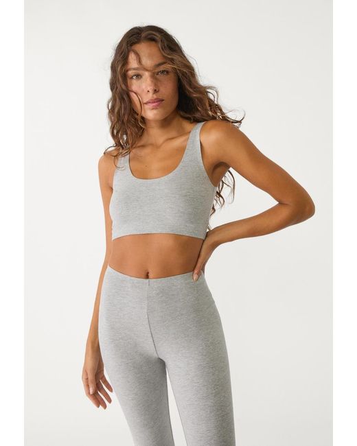 Top Cropped Cucitura Invisibile di Stradivarius in Gray