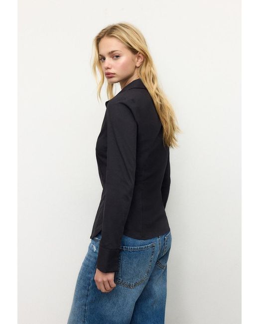 Camicia Basic Fitted di Stradivarius in Blue