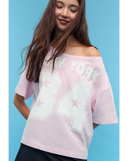 T-Shirt Stampata Con Scollo A Barchetta di Stradivarius in Blue