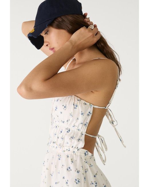 Abito A Bretelle Con Stampa di Stradivarius in White