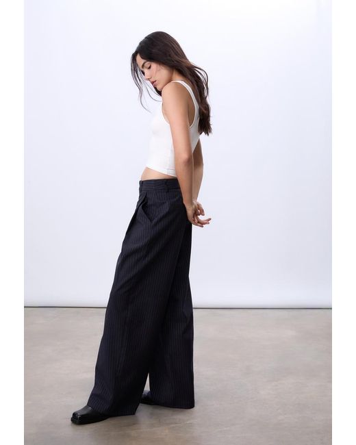 Pantalone Elegante A Righe Con Pinces di Stradivarius in White
