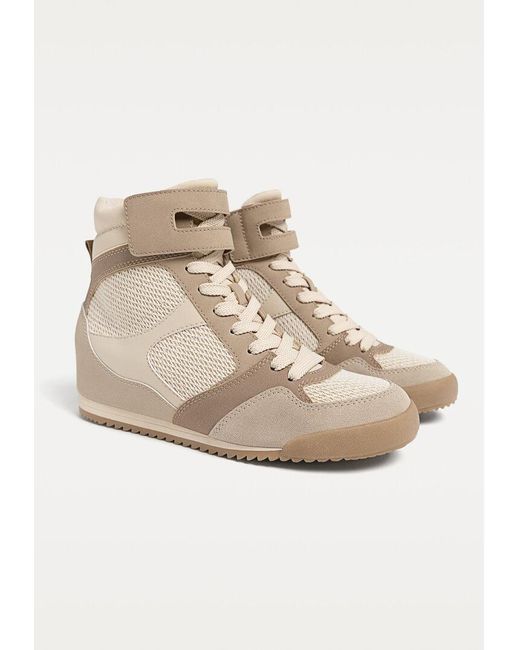 Sneakers A Stivaletto Con Zeppa Interna di Stradivarius in Natural