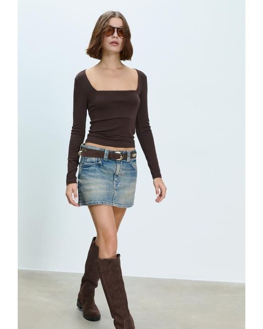 Maglietta Basica Scollo Quadrato di Stradivarius in Brown