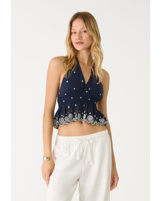 Top Halter Ricamato A Contrasto di Stradivarius in White