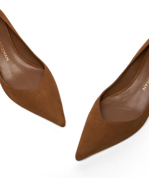 Pumps di Stuart Weitzman in Brown