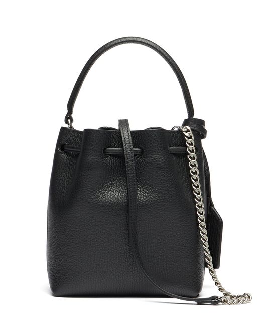 Rae Mini Bucket Bag Stuart Weitzman en coloris Black