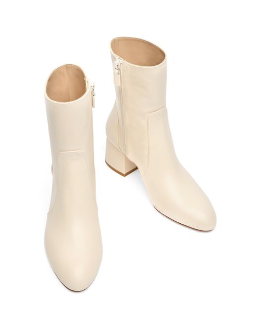 Stuart Weitzman White Essentialist Zip 60
