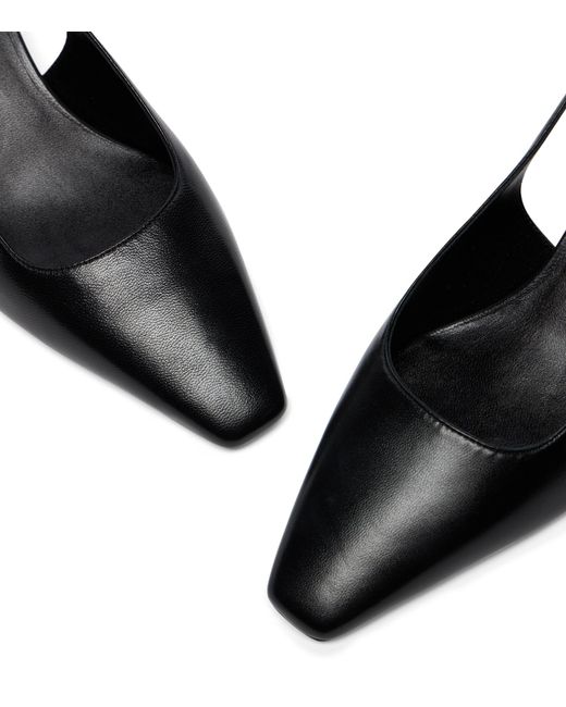 Pumps di Stuart Weitzman in Black