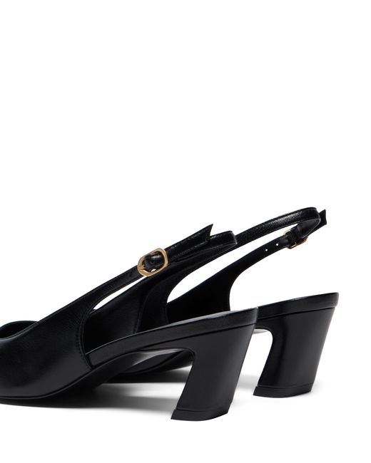 Pumps di Stuart Weitzman in Black
