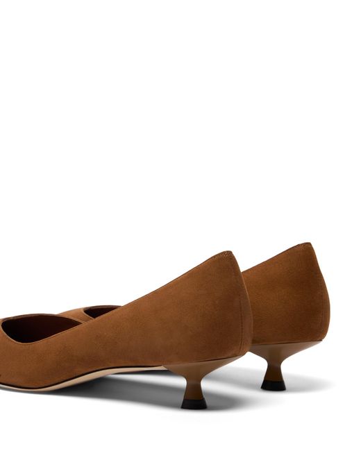 Pumps di Stuart Weitzman in Brown