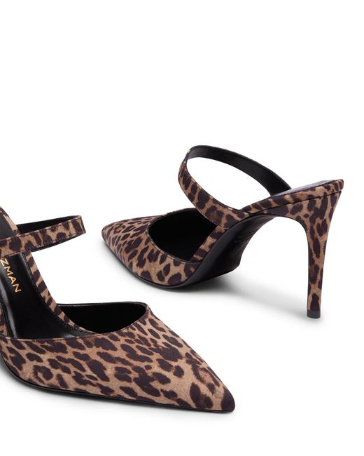 Heeled Mules di Stuart Weitzman in Brown