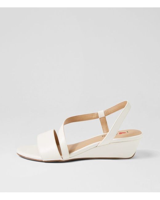 I LOVE BILLY Natural Bozit Il Smooth Sandals