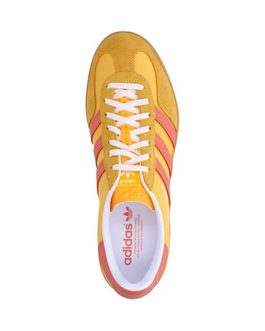 Sneakers "Gazelle Indoor Yellow" di Adidas in Orange